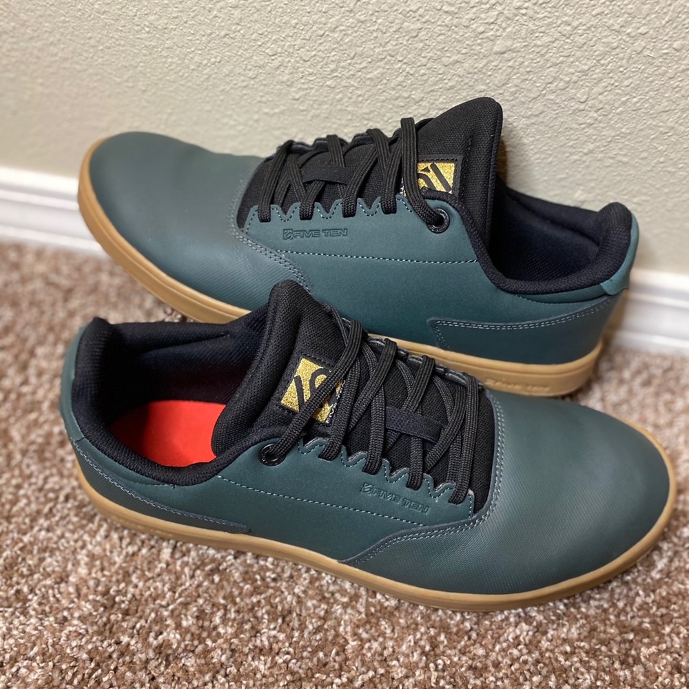 Five Ten District Flats Mountain Bike shoes